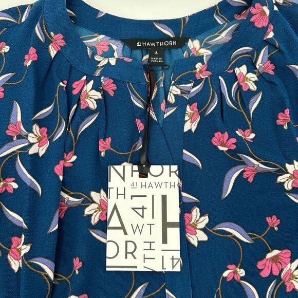 NWT Stitch Fix 41 Hawthorn Floral Pleated V Neck Blouse WGW10479 Blue - Picture 4 of 6